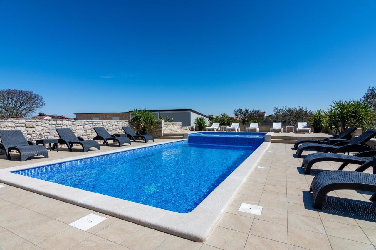 Family Friendly Apartments With A Swimming Pool Valbandon, Fazana - 2201 Štinjan Екстериор снимка