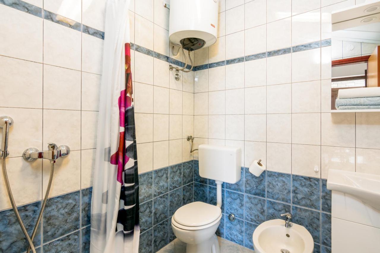 Family Friendly Apartments With A Swimming Pool Valbandon, Fazana - 2201 Štinjan Екстериор снимка