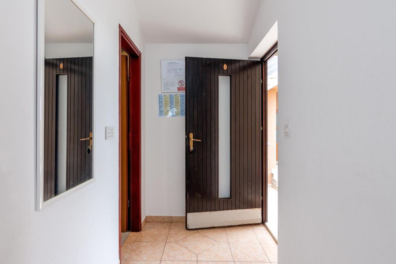 Family Friendly Apartments With A Swimming Pool Valbandon, Fazana - 2201 Štinjan Екстериор снимка