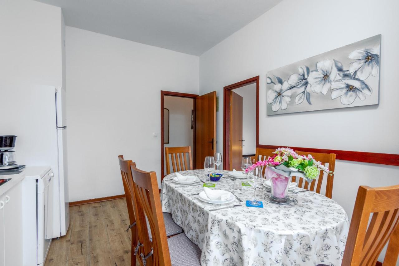 Family Friendly Apartments With A Swimming Pool Valbandon, Fazana - 2201 Štinjan Екстериор снимка