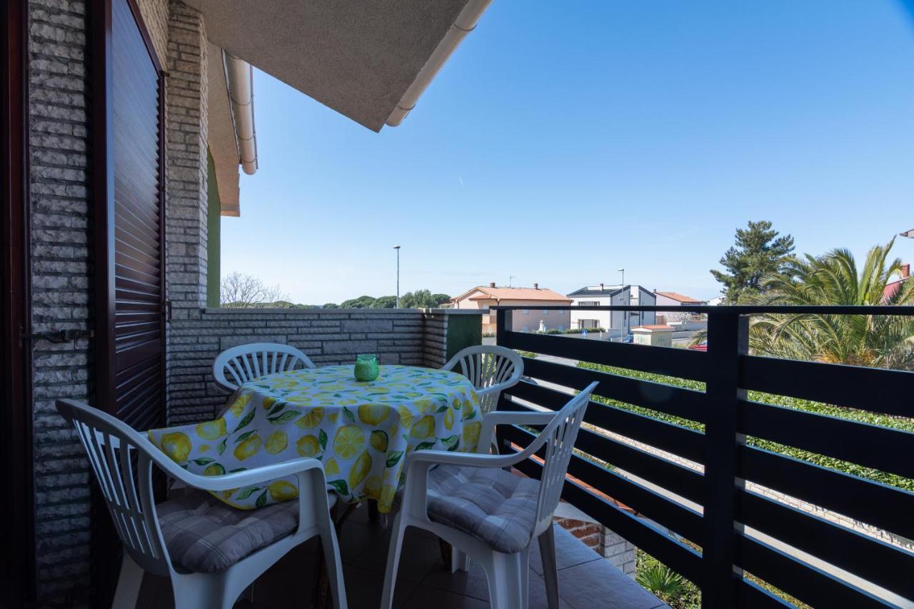 Family Friendly Apartments With A Swimming Pool Valbandon, Fazana - 2201 Štinjan Екстериор снимка