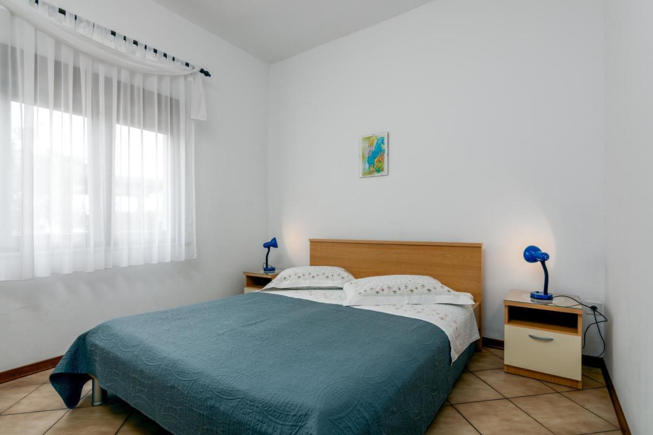 Family Friendly Apartments With A Swimming Pool Valbandon, Fazana - 2201 Štinjan Екстериор снимка
