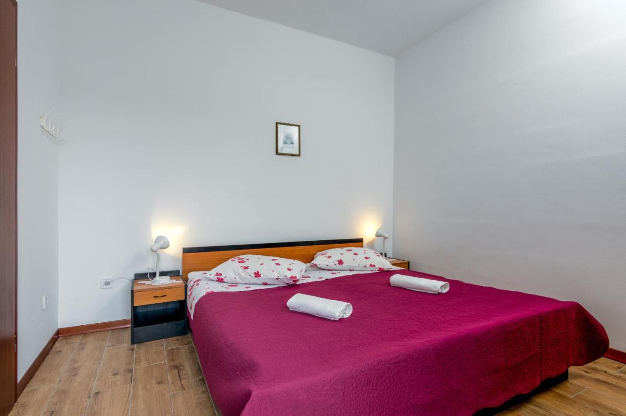 Family Friendly Apartments With A Swimming Pool Valbandon, Fazana - 2201 Štinjan Екстериор снимка