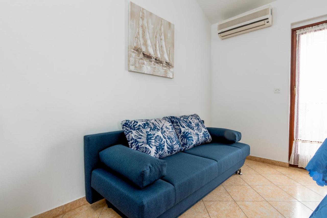 Family Friendly Apartments With A Swimming Pool Valbandon, Fazana - 2201 Štinjan Екстериор снимка